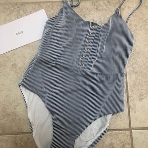 Lola One Piece, Style WS120-01